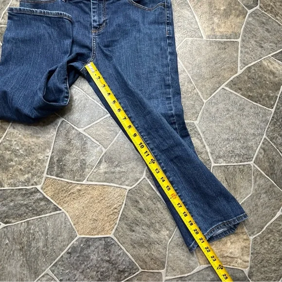 Talbots Signature Crop Flare Petite Jean Capris - Picture 13 of 14